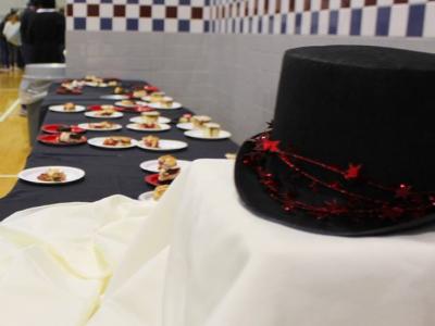 Picture of hat and dessert